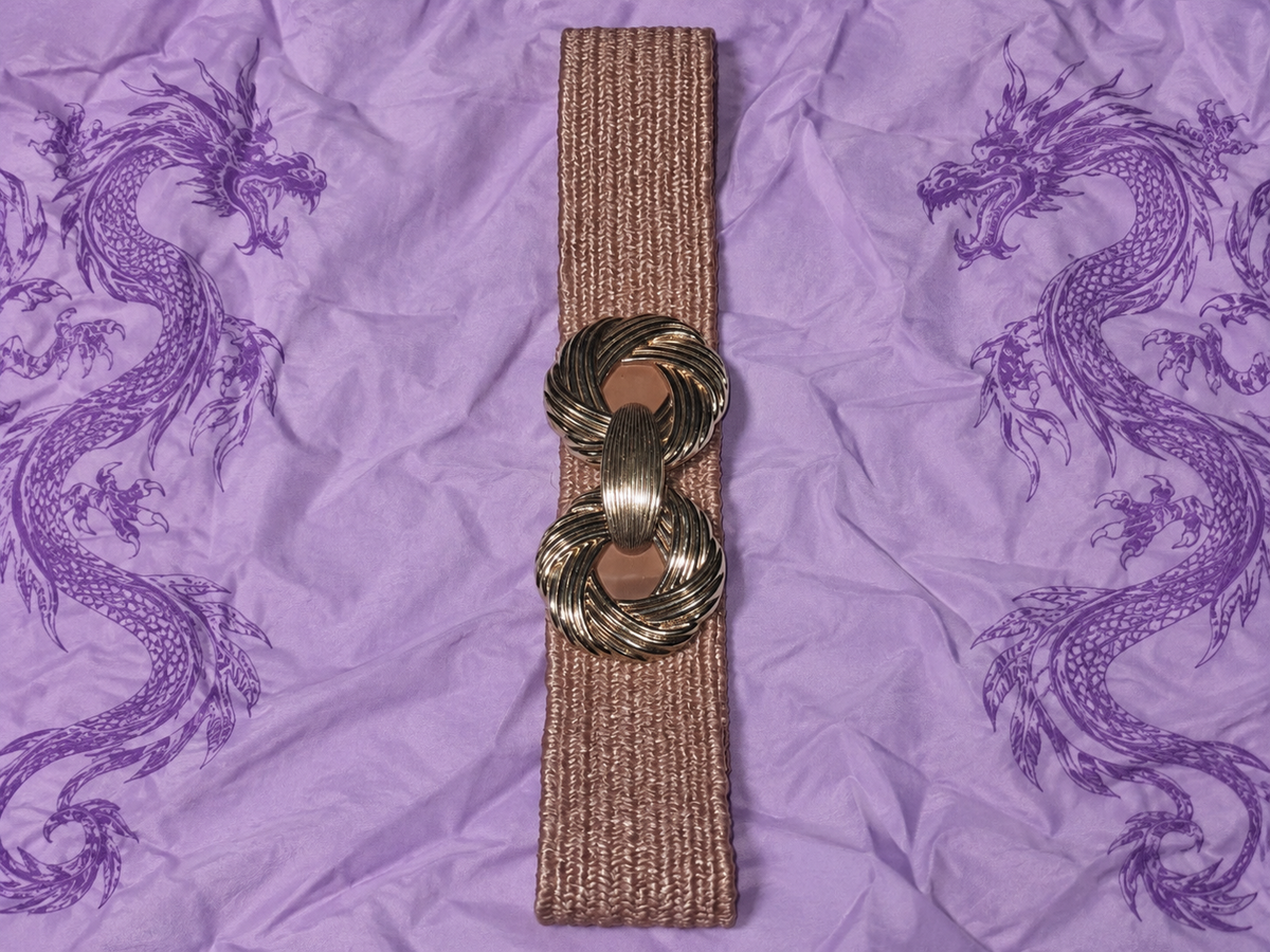 Cintura Donna Elasticizzata Beige con Maxi Fibbia Dorata – Stile Y2K