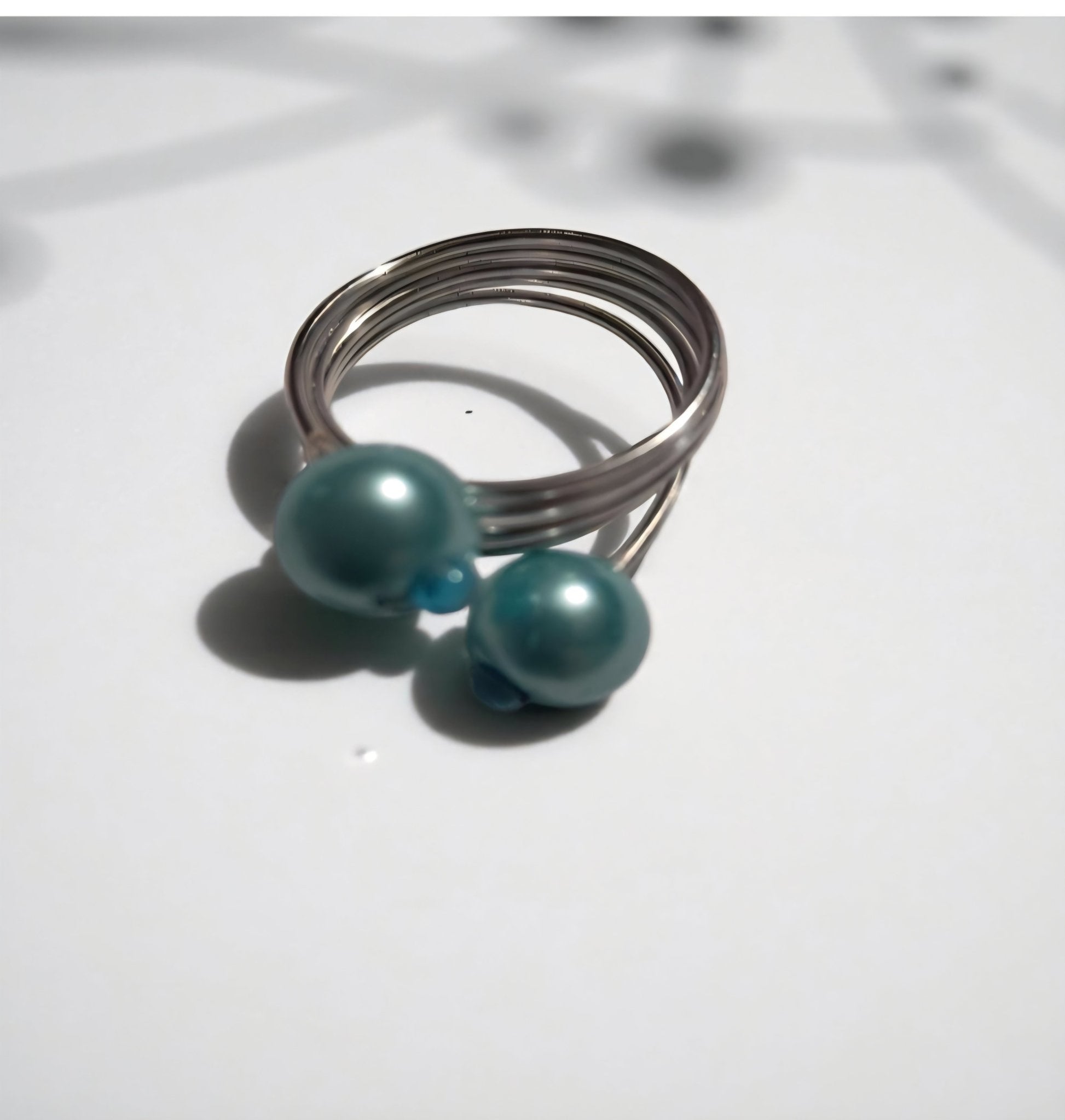 Anello con Doppia Perla Verde | Fashion Metal Ring with Green Pearls - GEDICO STORE