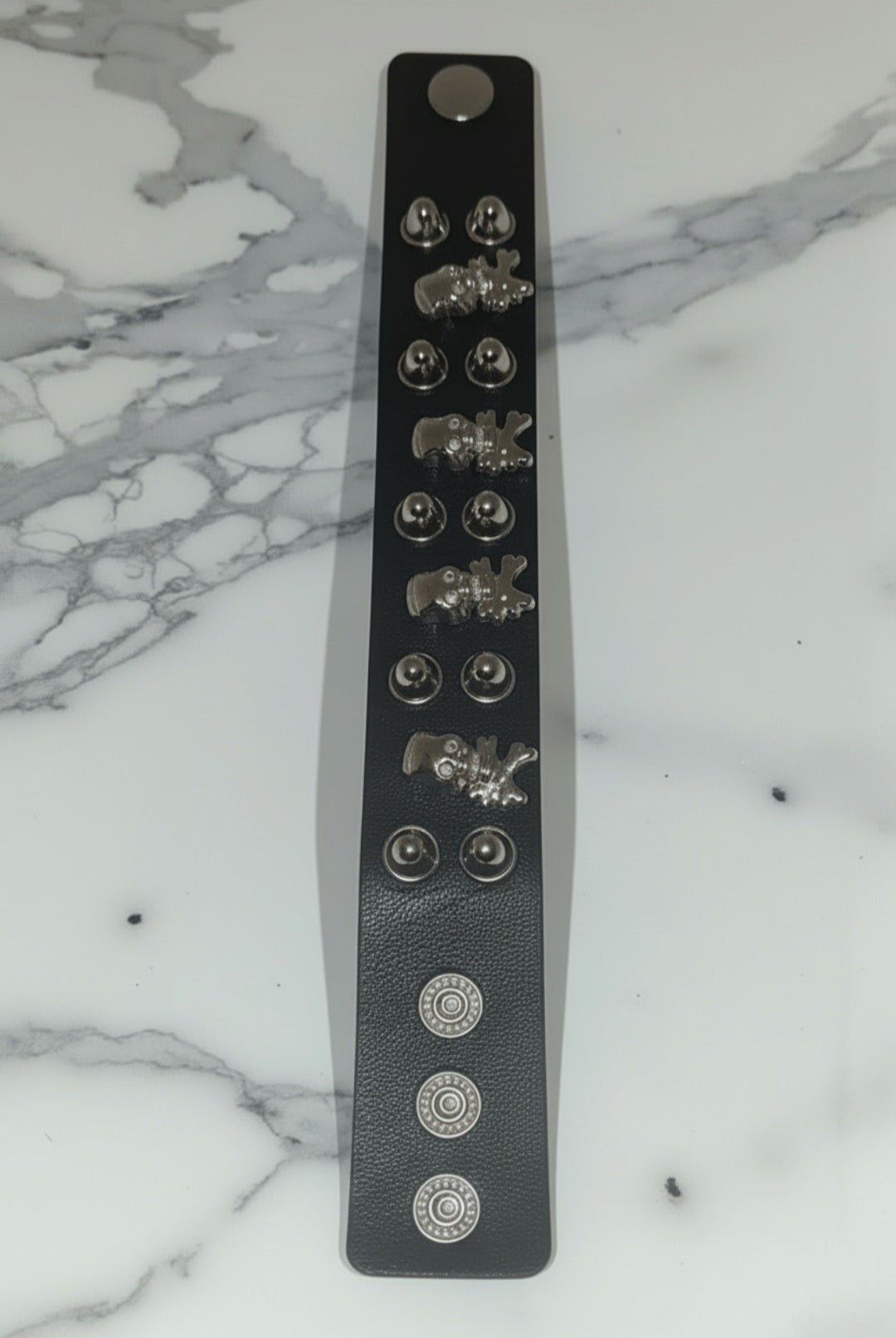 Bracciale Y2K Punk Gotico in Simil Pelle Nera con Borchie e Teschio - GEDICO STORE