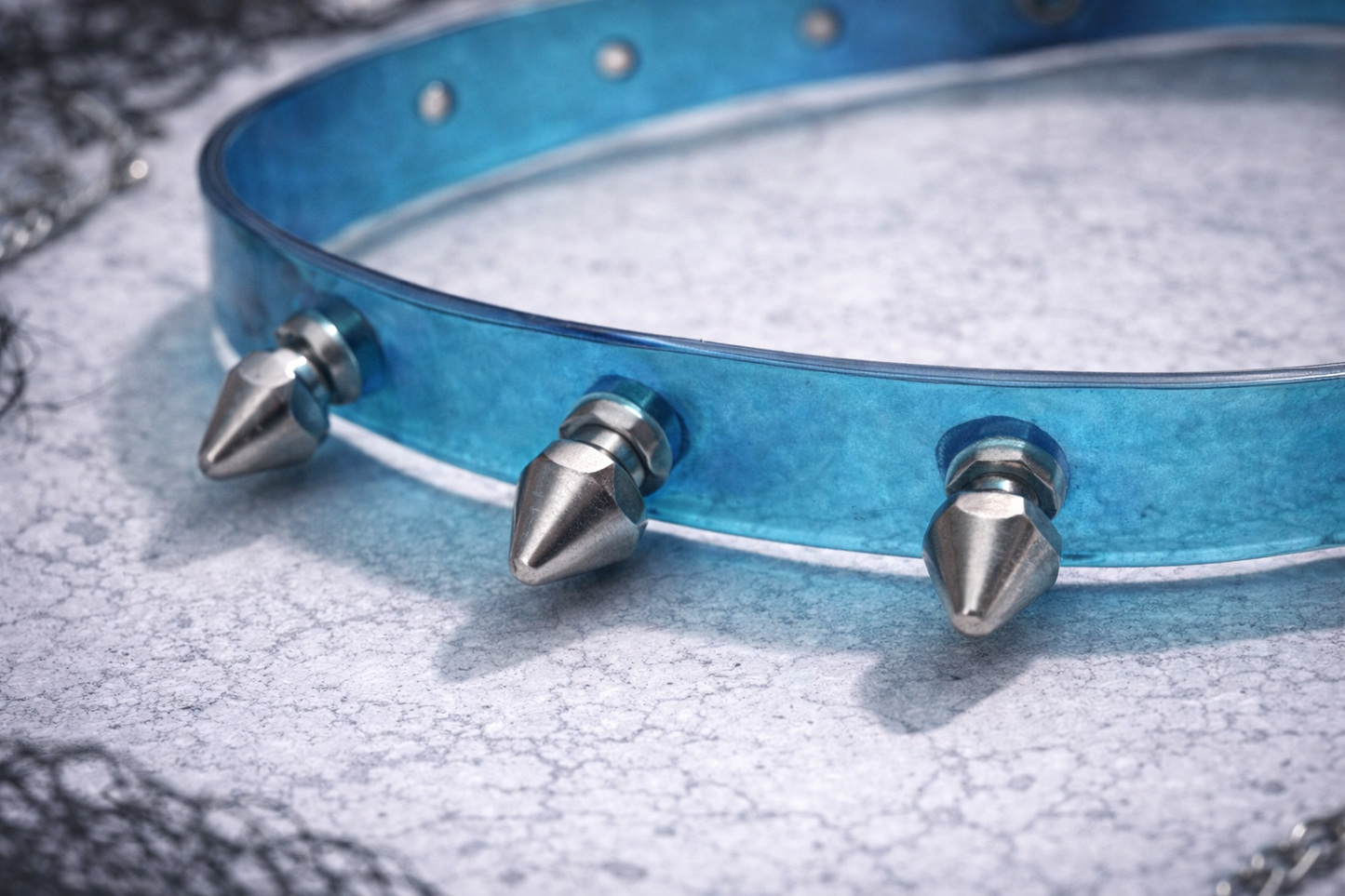 Choker Blu Trasparente con Borchie – Punk Goth Spiked Choker Necklace Alternative Jewelry