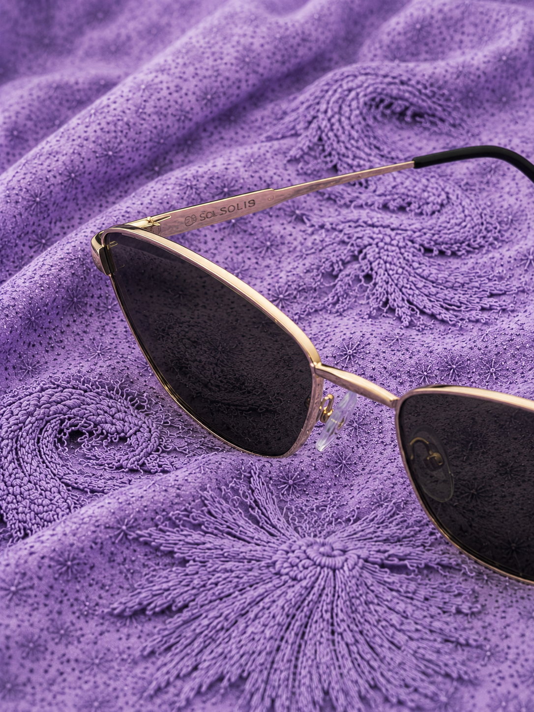 Occhiali da Sole Solo Solis Y2K Cat Eye Stretti – Montatura Argento e Lenti Fumè UV400