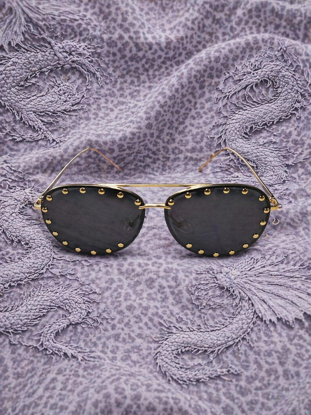 Occhiali da Sole Aviator Y2K con Borchie – Nero & Oro