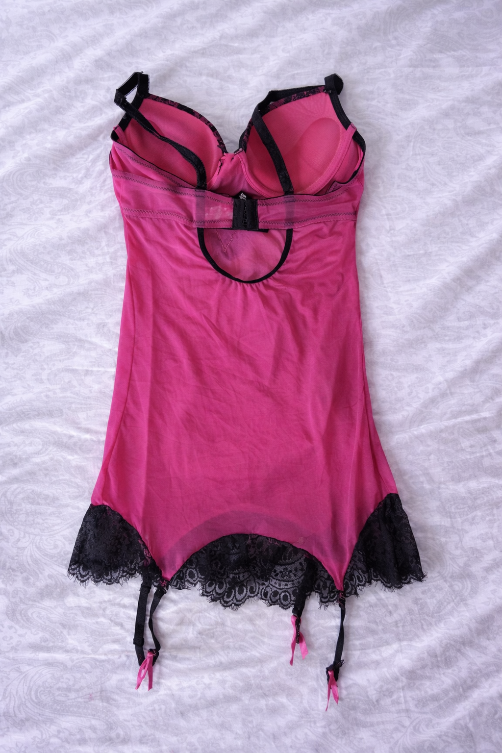 Vestito Babydoll Rosa con Reggicalze – Mini Dress Goth Sexy in Pizzo Nero (Taglia S)