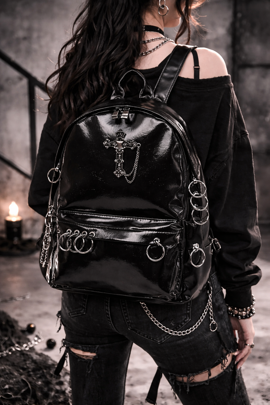 Zaino Gothic Nero Lucido con Croce e Anelli Metallici | Punk Alternative