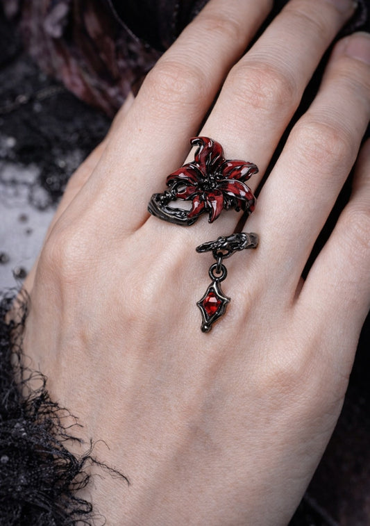 Red Rose Gothic Ring – Anello Punk Goth dark con rosa rossa e pendente