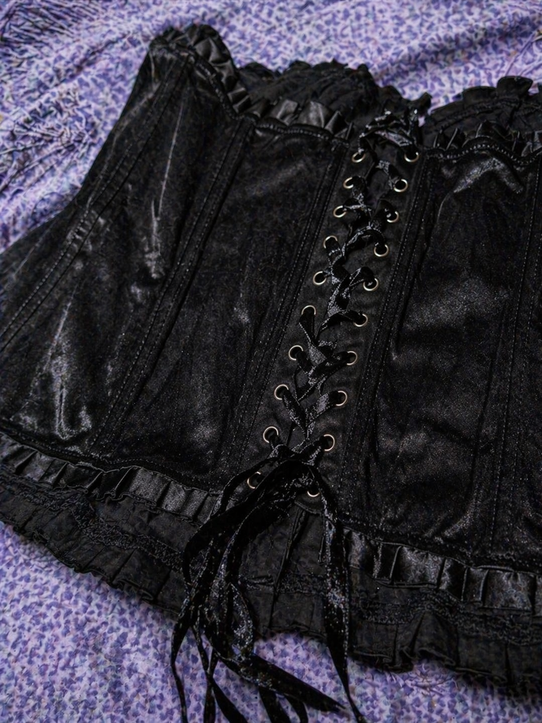 Corsetto Nero Satinato Secret Possessions – Bustier Gothic con Allacciatura Frontale