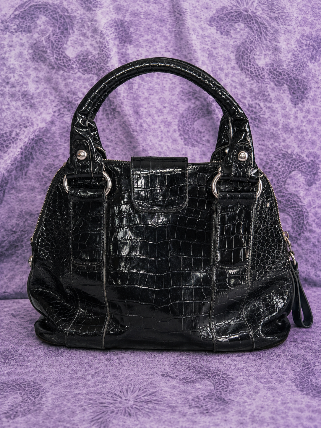 Borsa GUESS Nera Effetto Cocco Lucido – Borsa Donna Y2K con Dettagli Argento