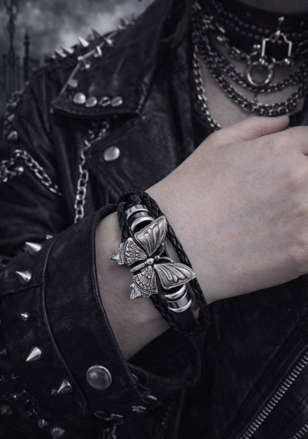 Bracciale Gothic Punk con Farfalla – Polso Donna Nero