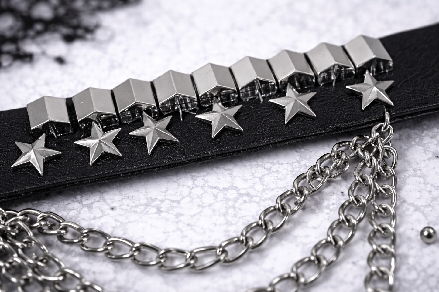 Bracciale Punk Rock con Stelle e Catena – Pelle Nera Unisex