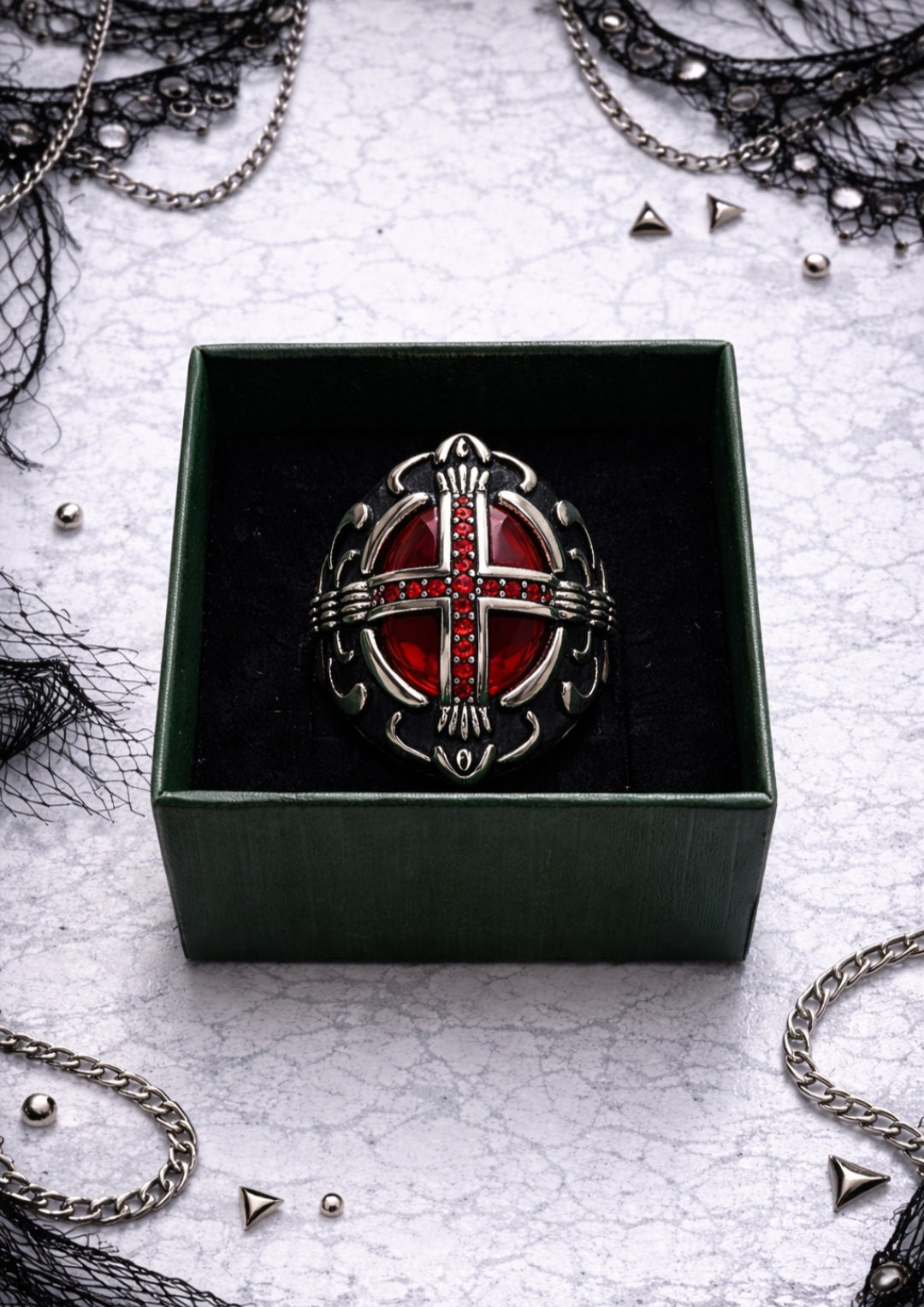 Anello Gothic in Argento S925 con Croce e Pietra Rossa – Dark Occult Ring