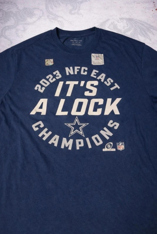 Nike NFL Dallas Cowboys NFC East Champions T-Shirt Uomo XXL Blu Navy Y2K Streetwear