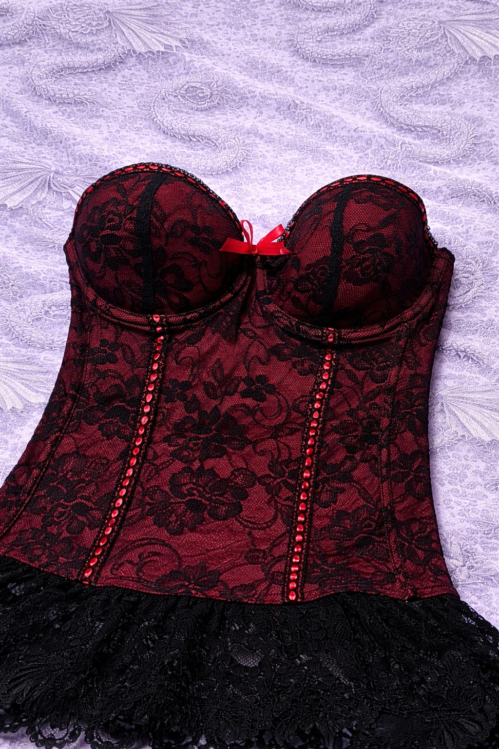 Corsetto Goth Rosso e Nero in Pizzo – Bustier Sexy con Coppe Strutturate (XS/S)
