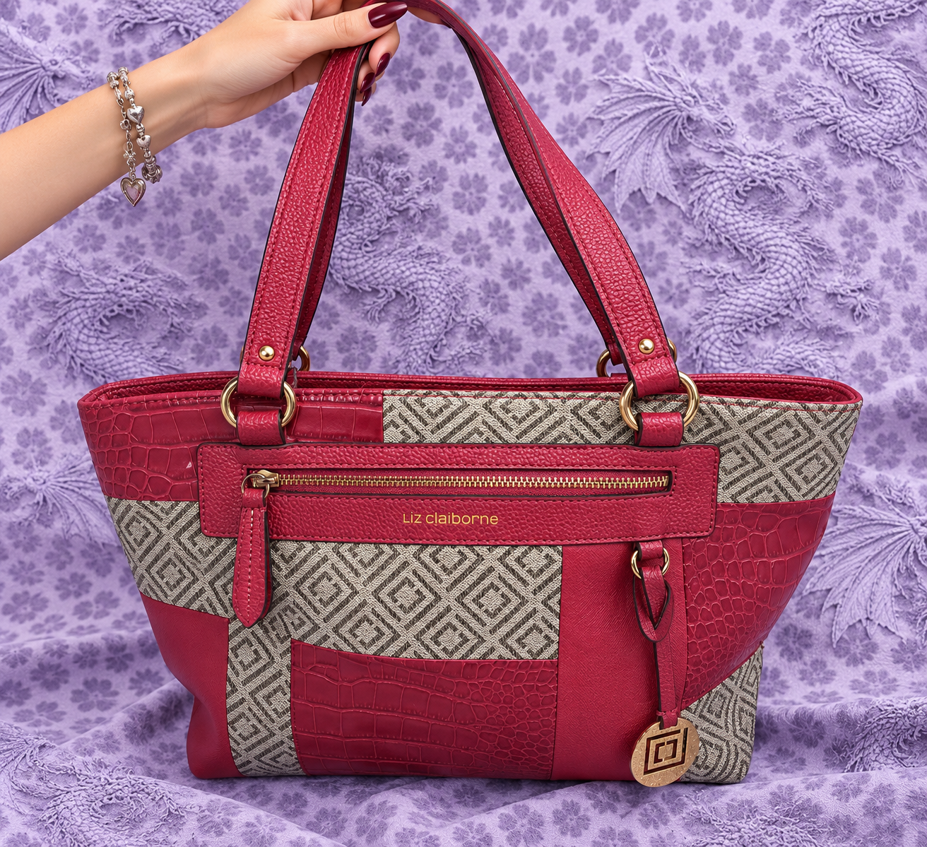 Liz Claiborne Borsa Shopper Y2K Patchwork Bordeaux con Charm Dorato