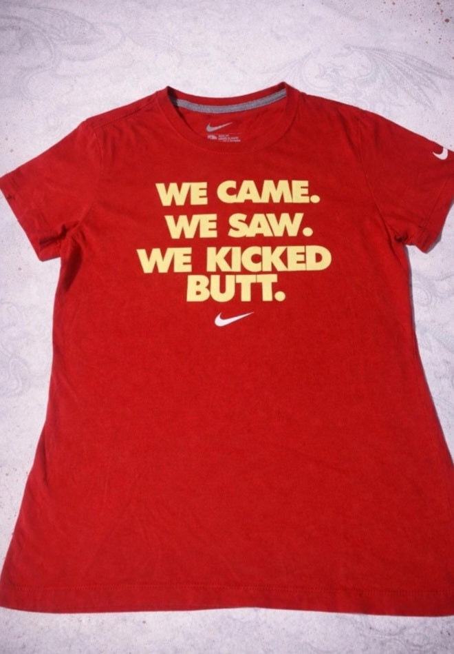 Nike T-Shirt Donna Rossa Graphic Logo Taglia L Streetwear Y2K Casual