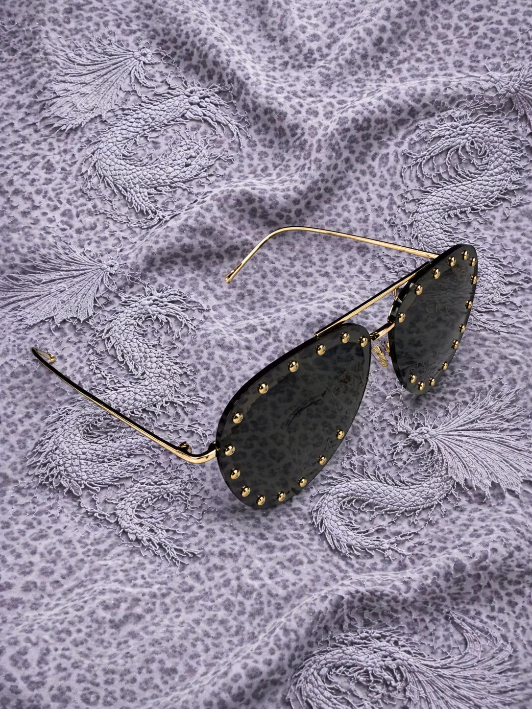 Occhiali da Sole Aviator Y2K con Borchie – Nero & Oro