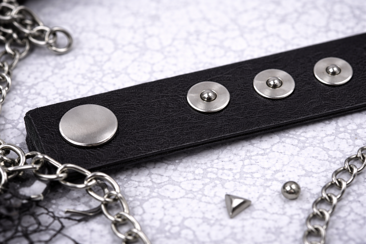 Bracciale Punk Rock con Stelle e Catena – Pelle Nera Unisex