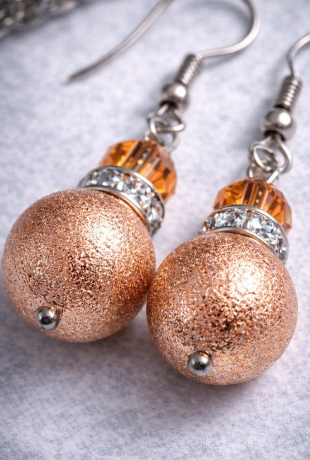 Orecchini Donna a Sfera con Strass – Eleganti, Moderni e Luminosi