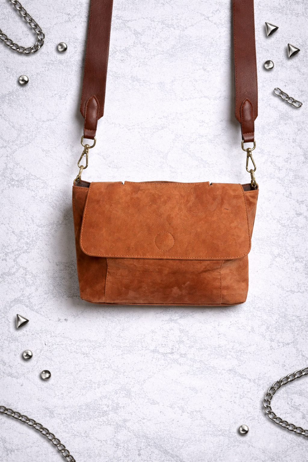 Borsa a tracolla marrone in suede – stile punk rock / vintage streetwear