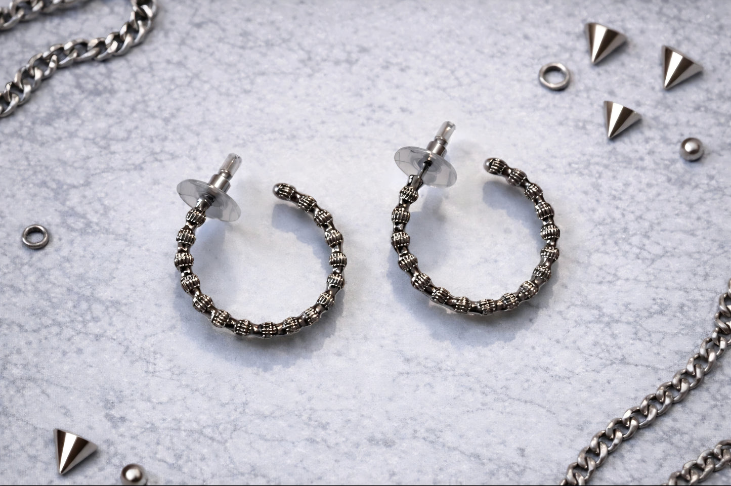 Orecchini a Cerchio Donna 3 cm – Stile Y2K Minimal, Effetto Argento