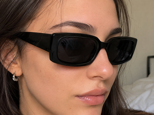 Occhiali da Sole Y2K Neri Rettangolari UV400 – Stile Streetwear Vintage Anni 2000