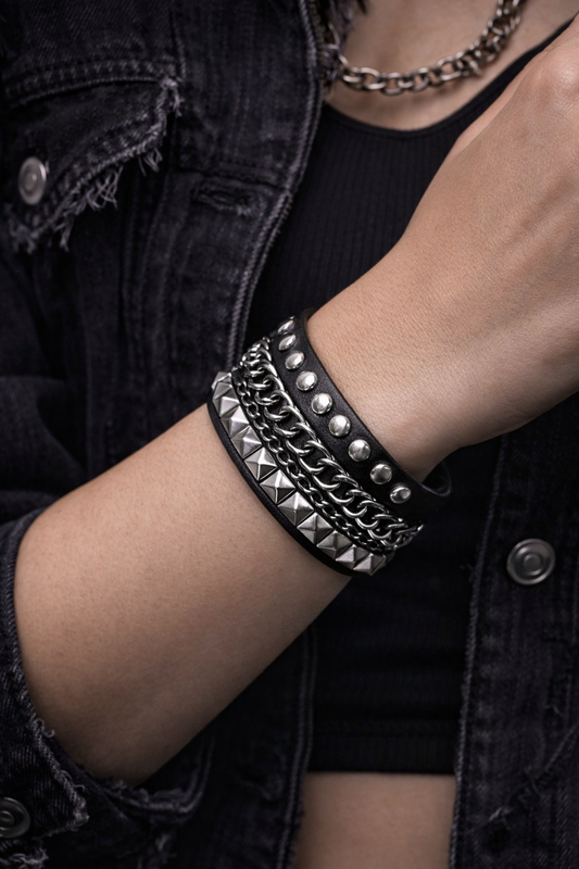 Bracciale Punk Rock Unisex con Borchie e Catena – Pelle Nera