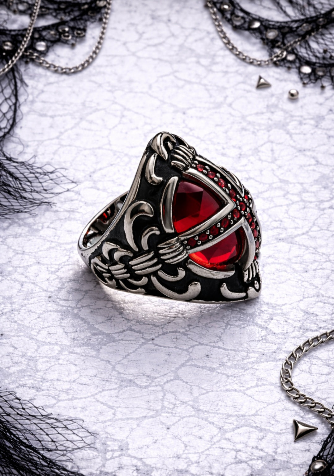 Anello Gothic in Argento S925 con Croce e Pietra Rossa – Dark Occult Ring