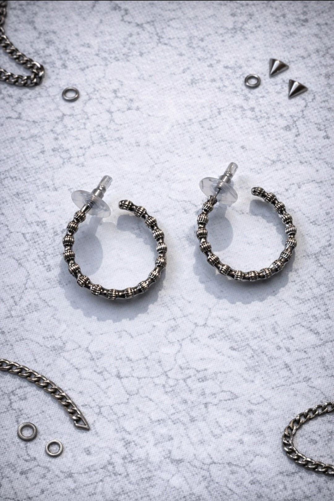 Orecchini a Cerchio Donna 3 cm – Stile Y2K Minimal, Effetto Argento
