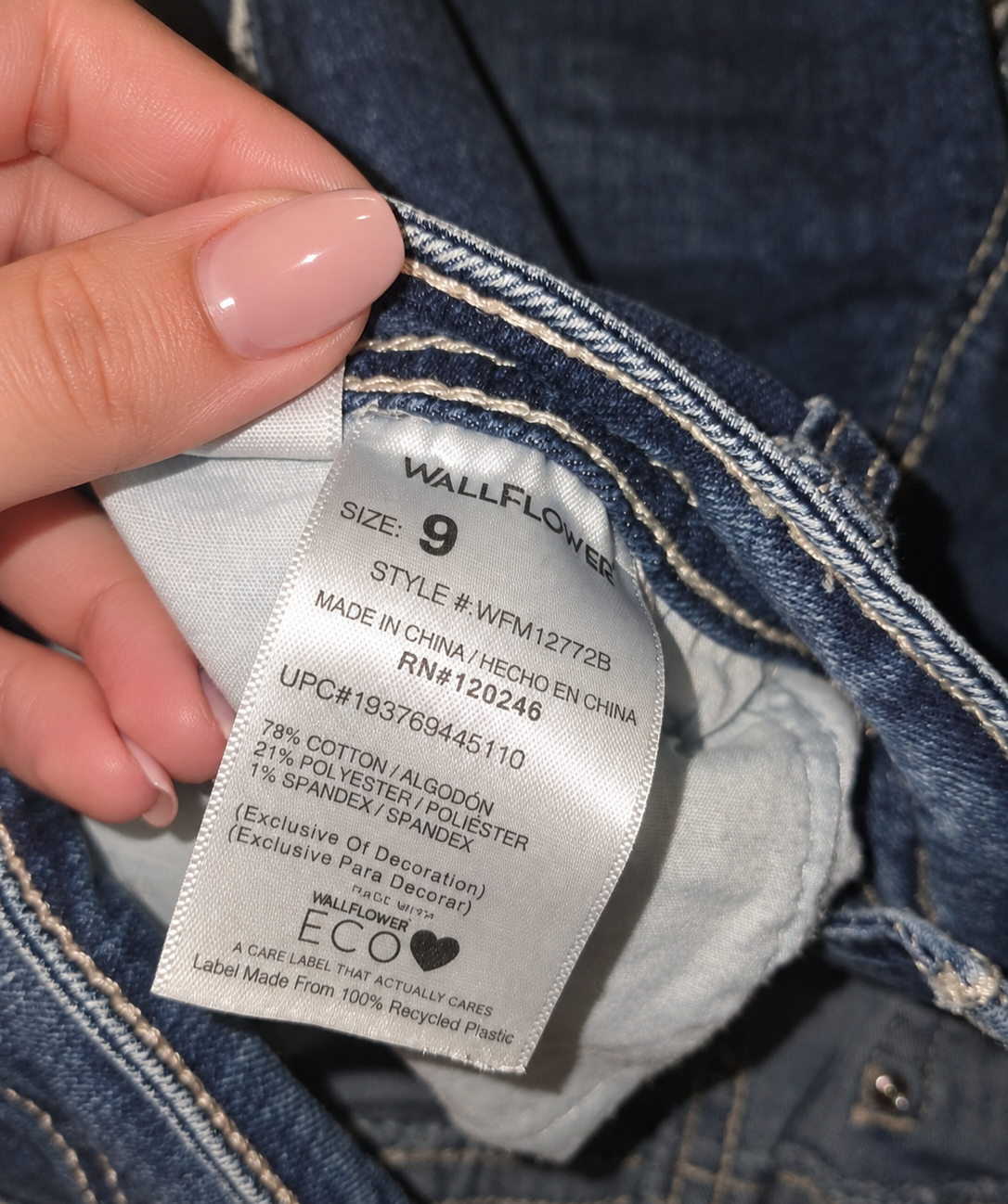 WallFlower Y2K Dark Wash Flare Jeans Embroidered – Size 9