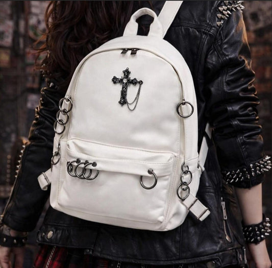 Zaino Gothic Bianco con Croce e Anelli Metallici | Punk Alternative Backpack