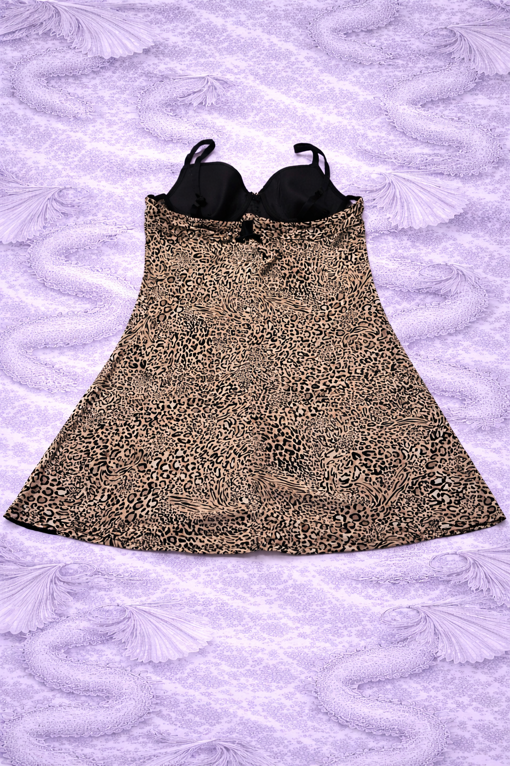 Vestito Leopardato Y2K con Coppe in Pizzo Nero – Mini Dress Sexy Animalier