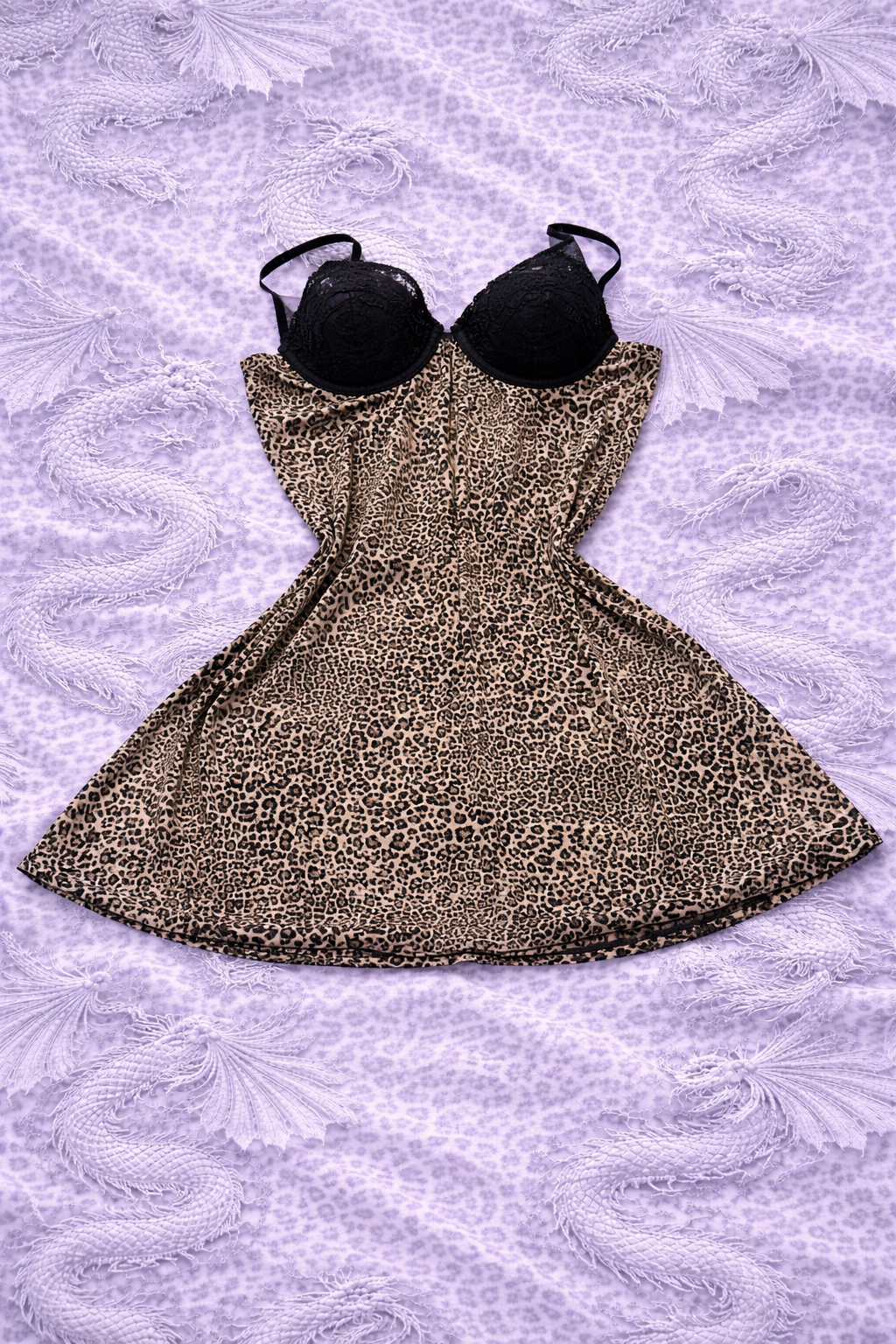 Vestito Leopardato Y2K con Coppe in Pizzo Nero – Mini Dress Sexy Animalier
