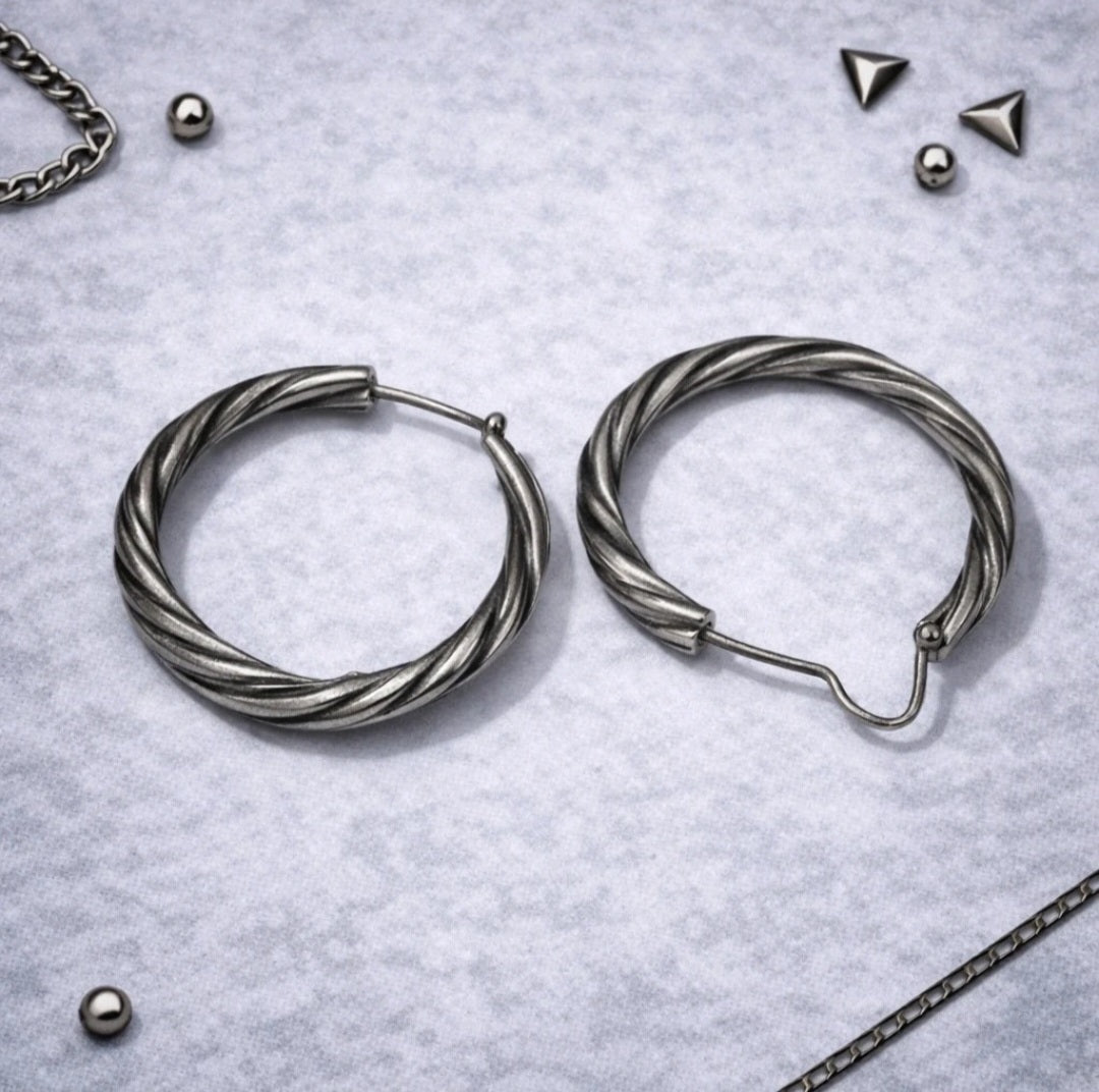 Orecchini a Cerchio Donna 30 mm – Acciaio Effetto Corda, Stile Minimal
