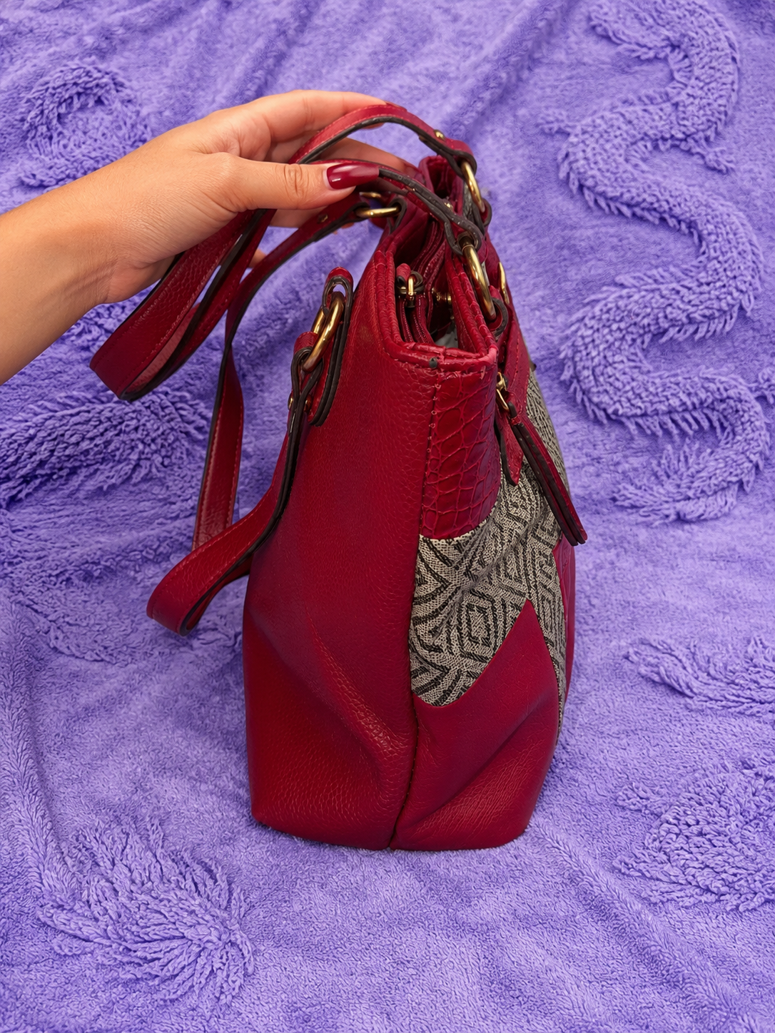 Liz Claiborne Borsa Shopper Y2K Patchwork Bordeaux con Charm Dorato