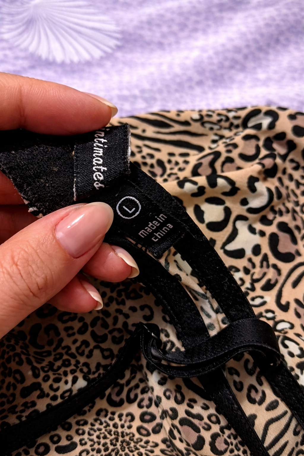 Vestito Leopardato Y2K con Coppe in Pizzo Nero – Mini Dress Sexy Animalier
