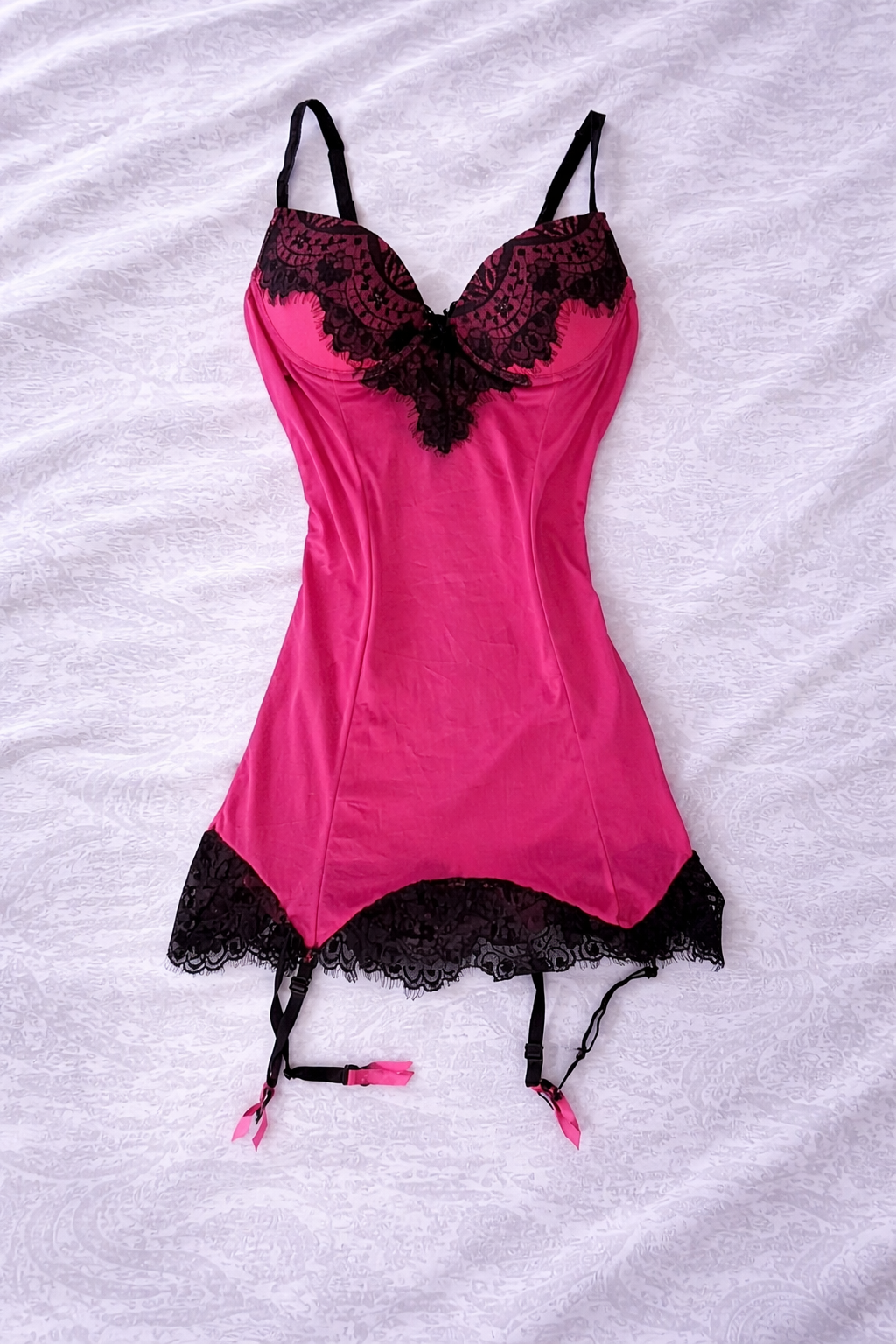 Vestito Babydoll Rosa con Reggicalze – Mini Dress Goth Sexy in Pizzo Nero (Taglia S)