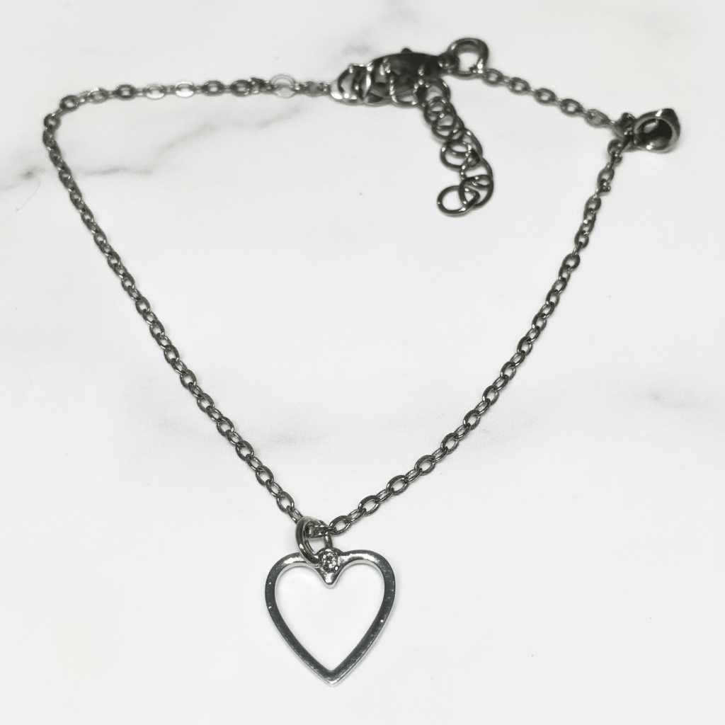 Titolo Set Esclusivo "Dolce Metallo" - Bracciali in Metallo Color Argento con Ciondoli a Cuore e Farfalla - GEDICO STORE